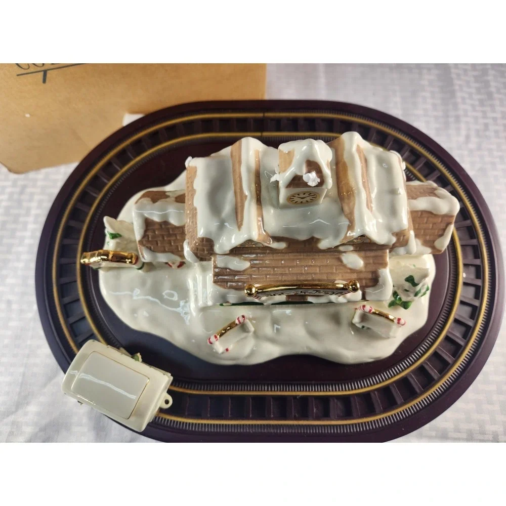 Beautiful Christmas Train HOLIDAY EXPRESS PORCELAIN Avon Collection W/ Box